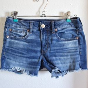 AEO Midi Medium Wash Denim Shorts Size 4